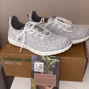 Women’s Minnetonka, Eco, wise, gray and white sustainable sneakers size 8